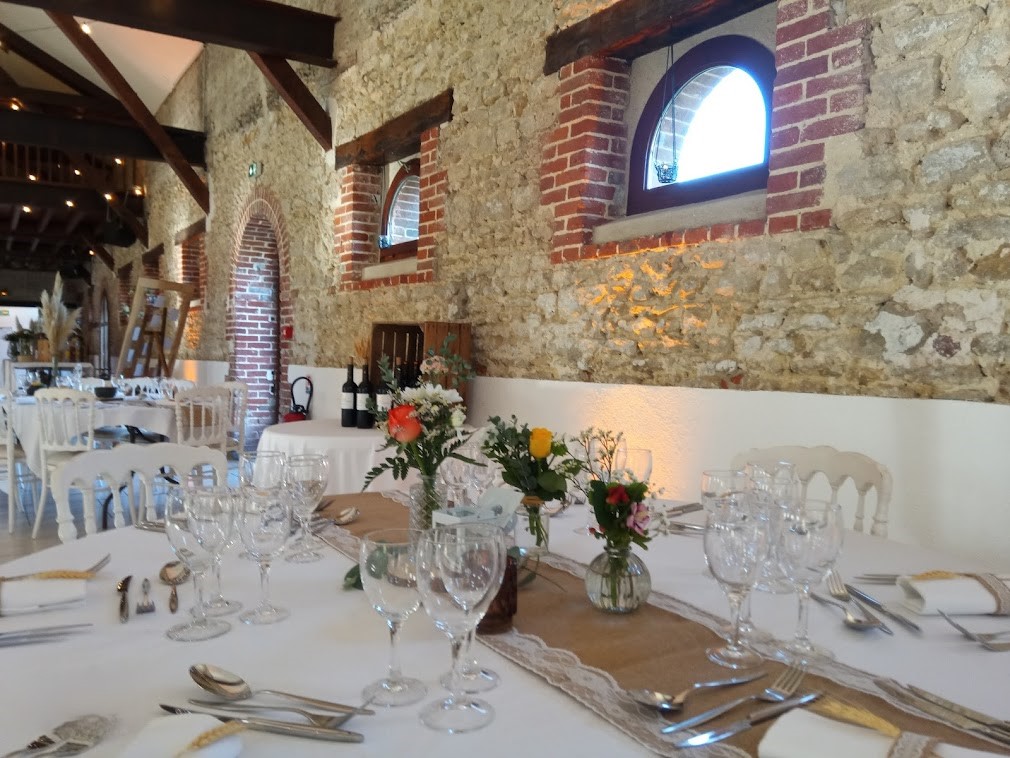 chemin de table lin dentelle fleurs