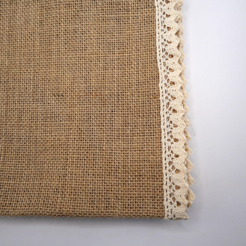 chemin de table lin petite dentelle