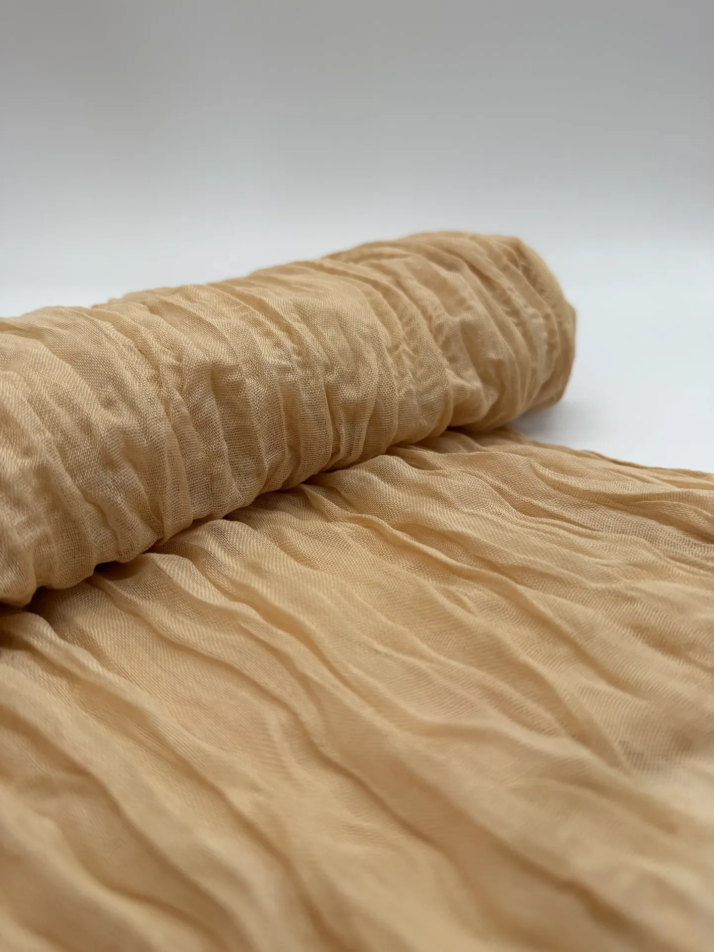 Chemin de table fripé beige