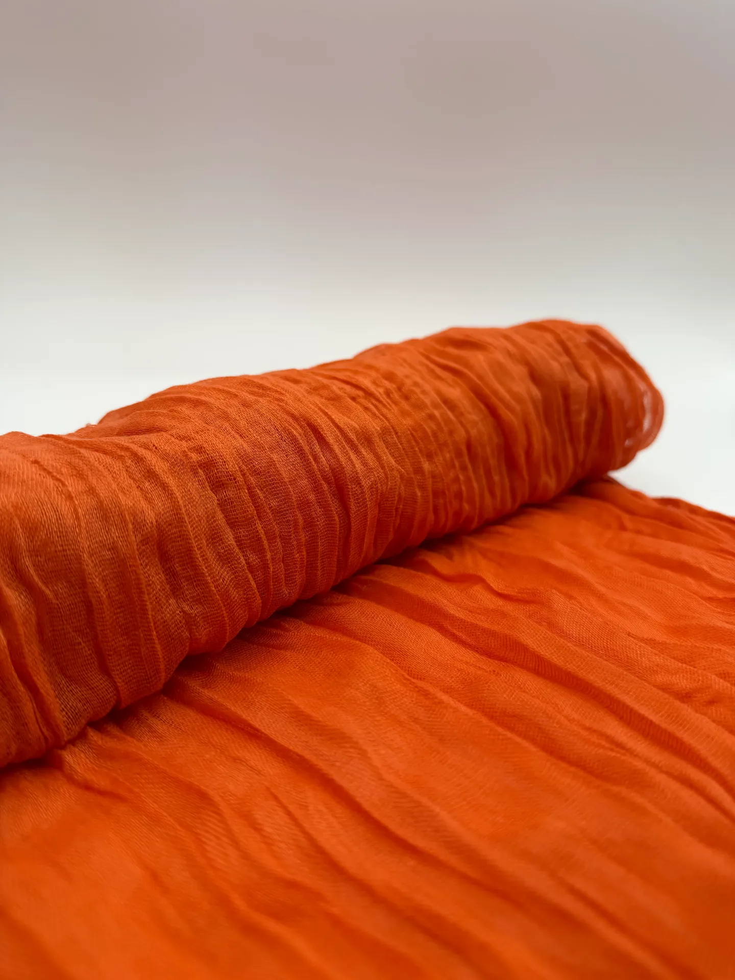 Chemin de table fripé orange