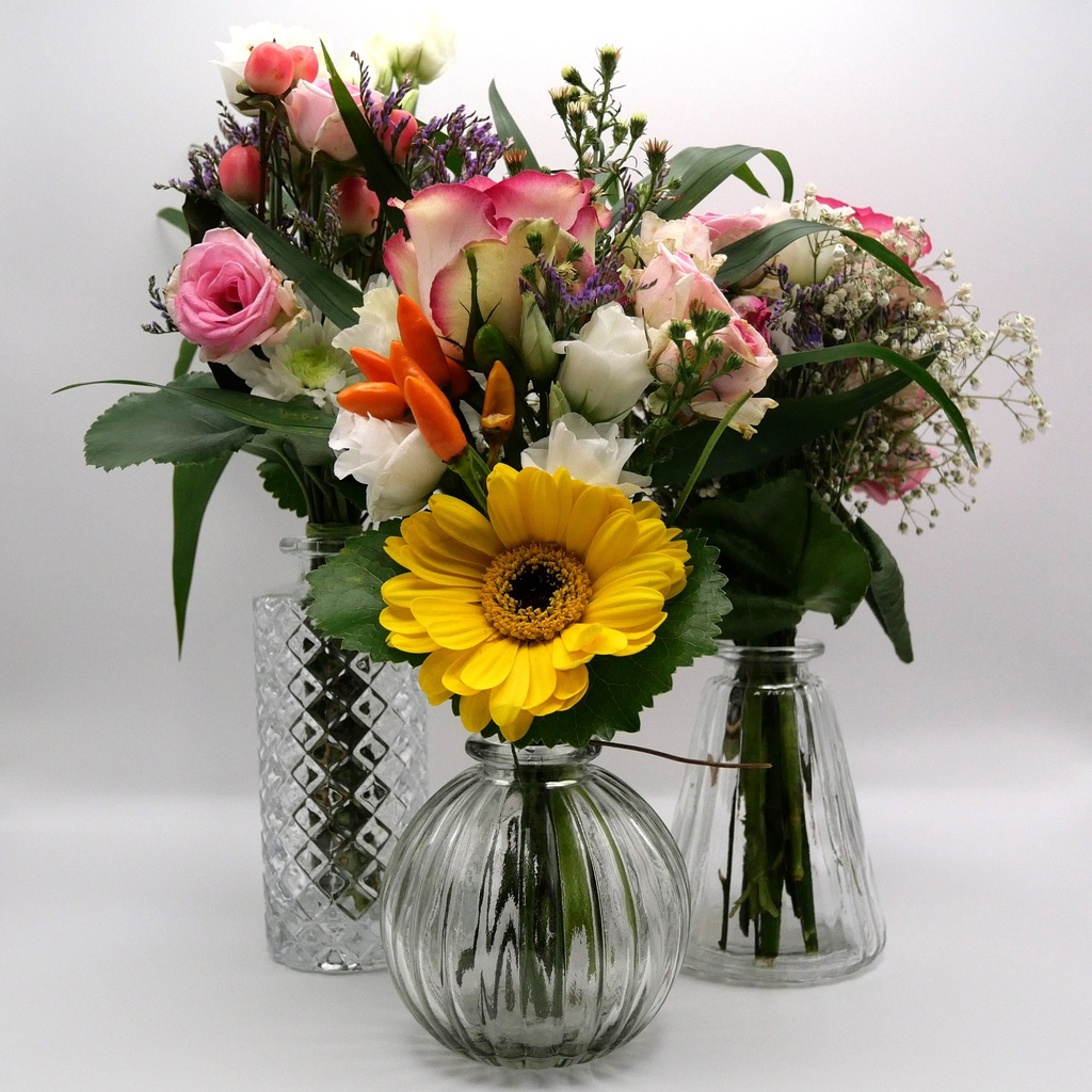 Trio de vases transparents texturés