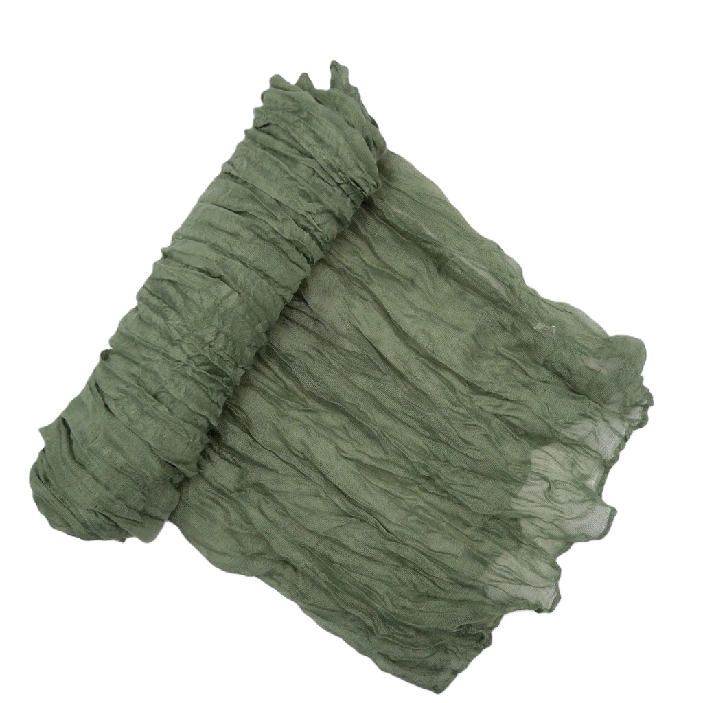 Chemin de table vert sauge fripé